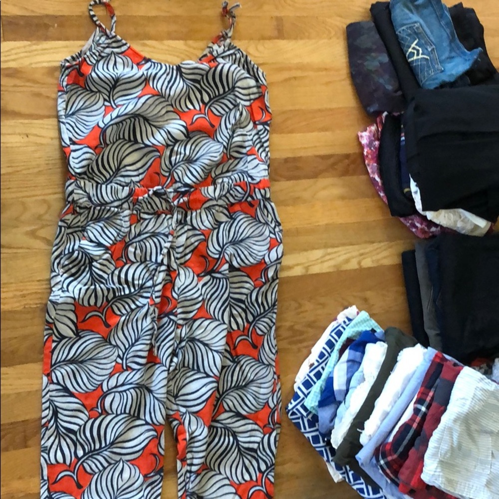 Jumpsuit. Tropical. Super soft. Bold pattern